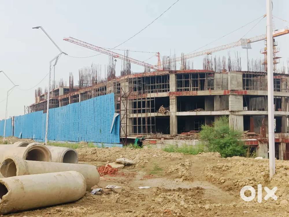 Shop for sale @ Ekana mall @40 lakhs get 25K/ month till possession