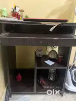 Computer table