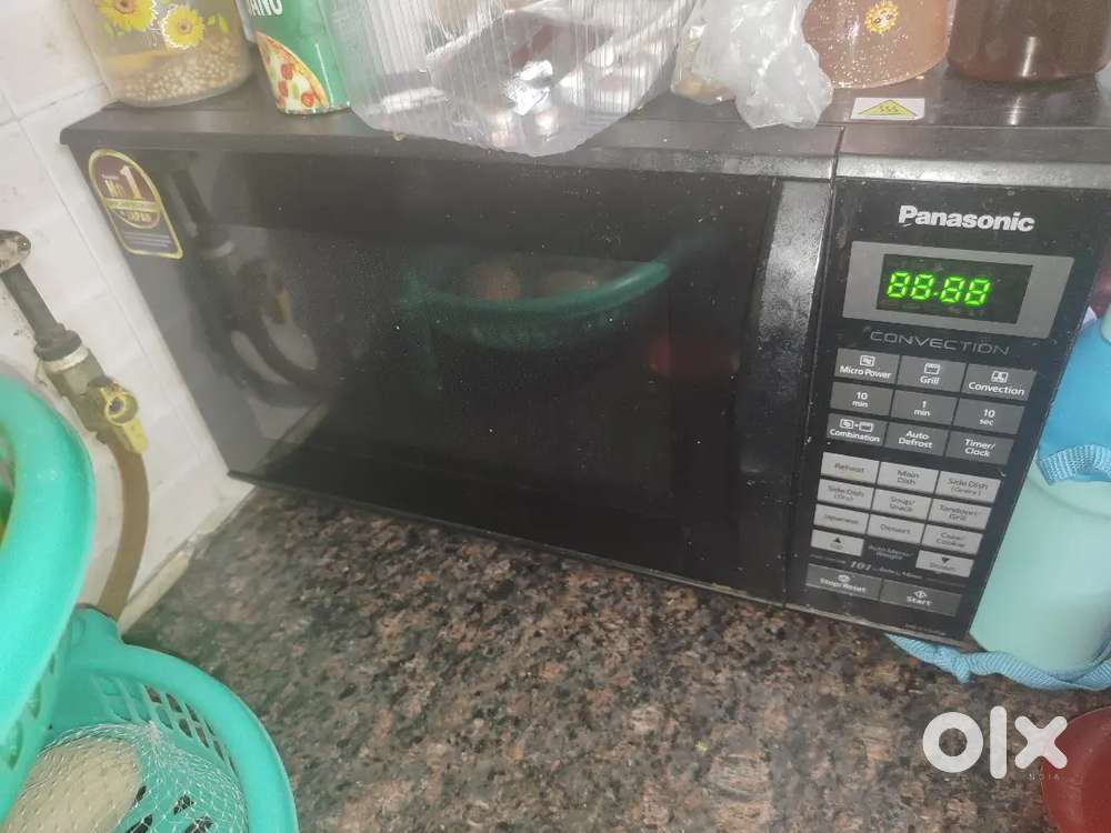 Panasonic microwave oven 27L in very good condition only 2 years old