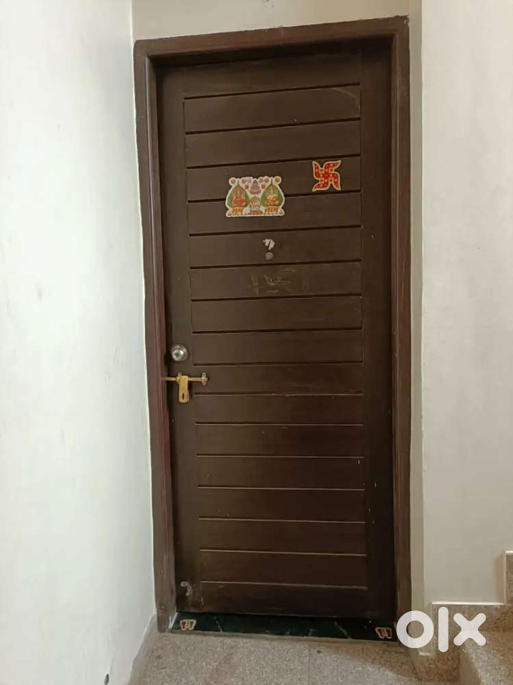 On road property with all facilities