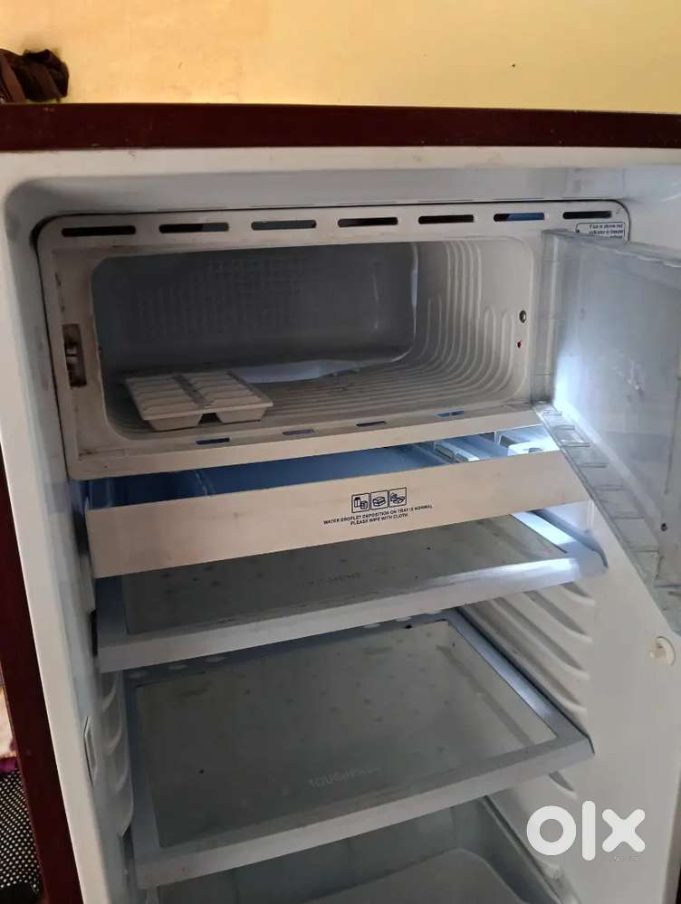 फ्रीज बेचना है