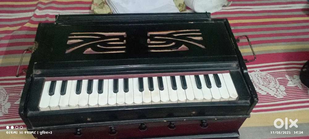 Good condition harmonium