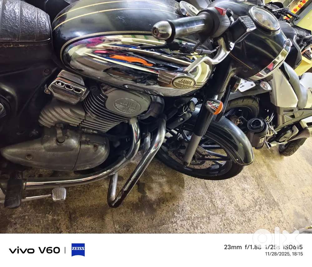 Jawa ABS Brakes smooth Engine at