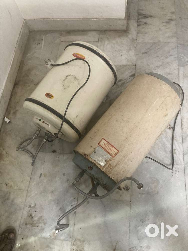 Geyser of Voltas make in working condition.