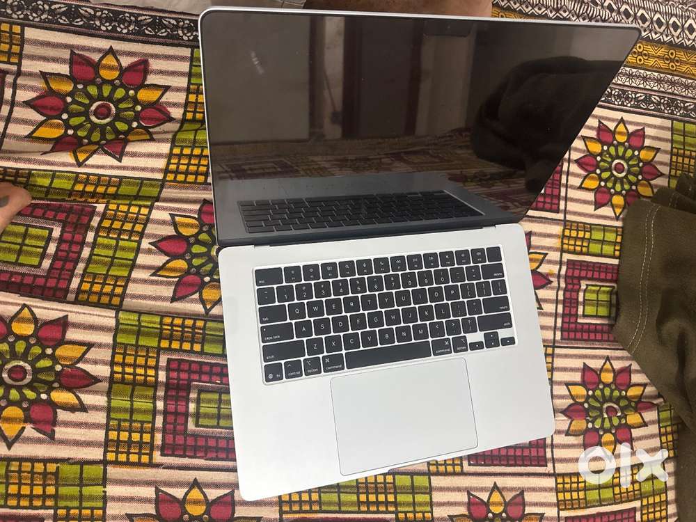 Macbook air M4 2025