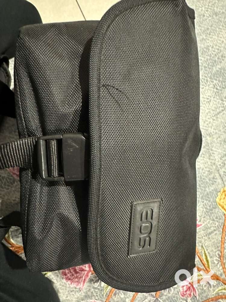 Cannon 1300D