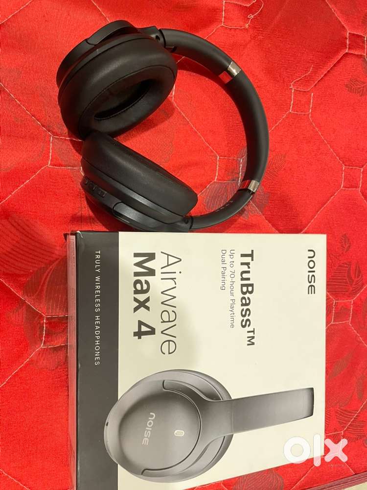 Noise Airwave Max 4 headphones