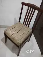4 seater dinning table with 4 chair