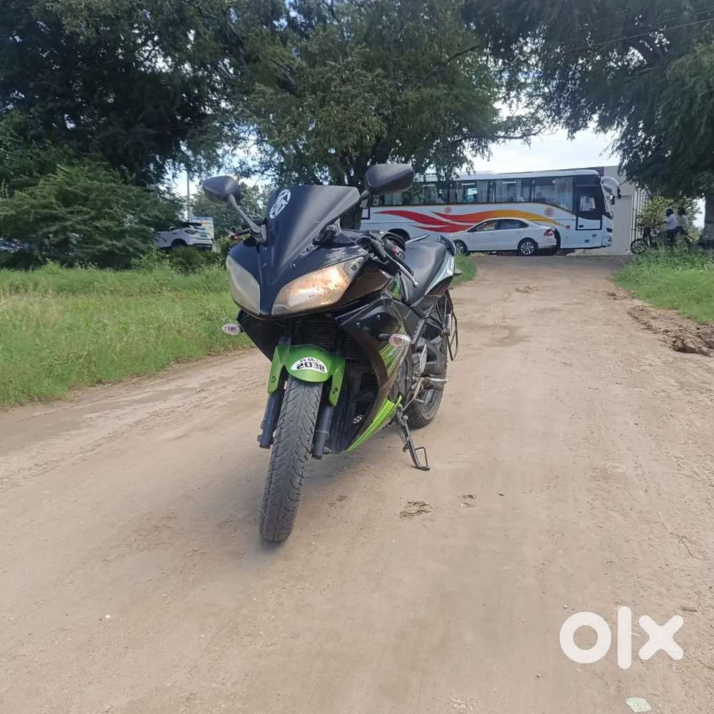 Yamaha R15