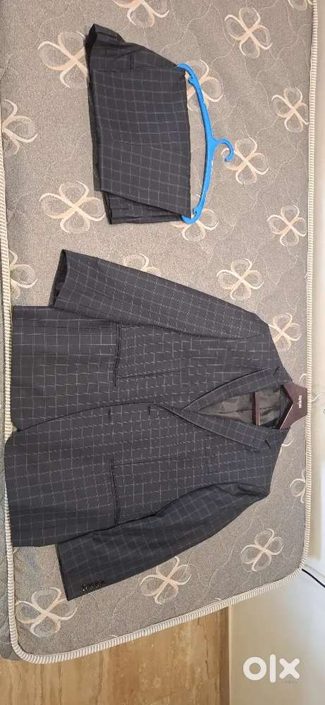 Raymond's Suit Charcoal Black Size 44