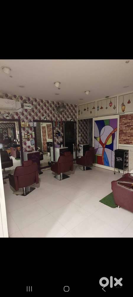 Well furnished ladies parlour