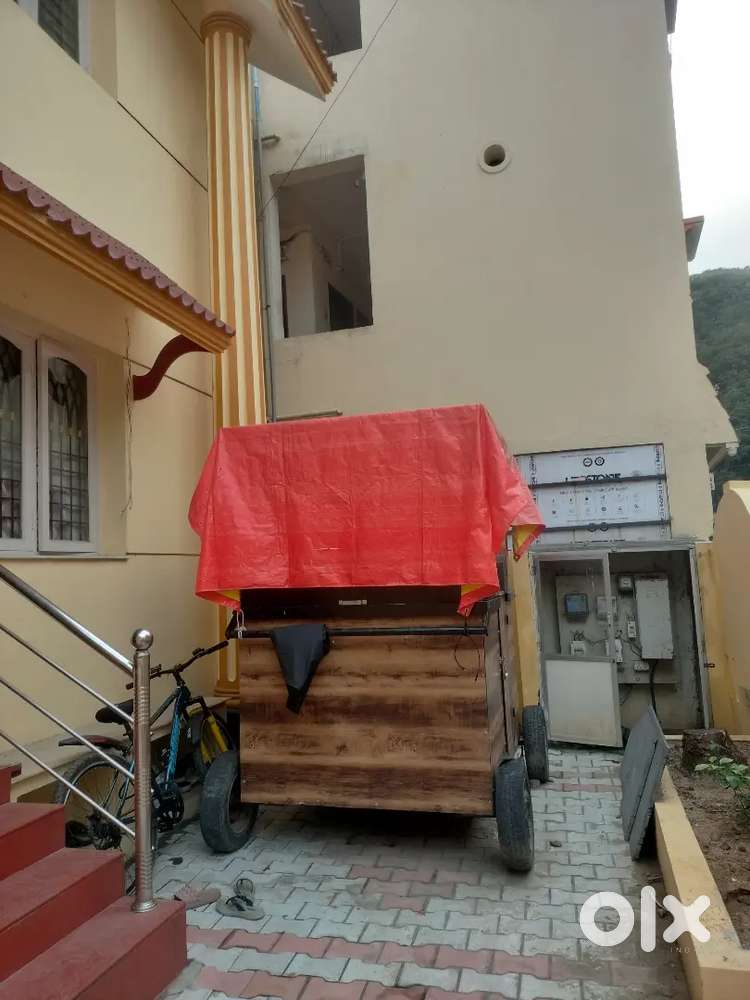 Bite Fry Corner    RENT - 700/day SALE - 130000