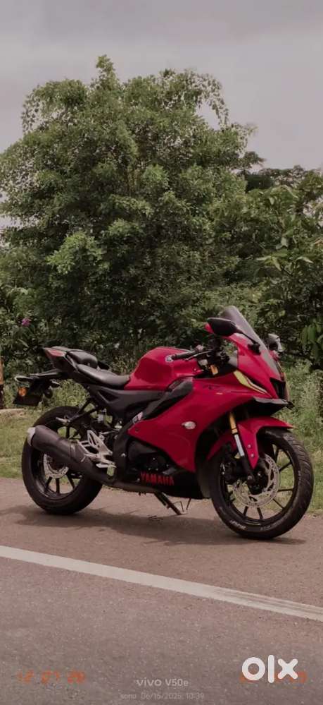 Yamaha R15 V4