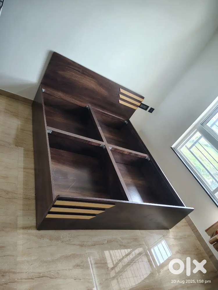 Storage bed factory new 5x6
