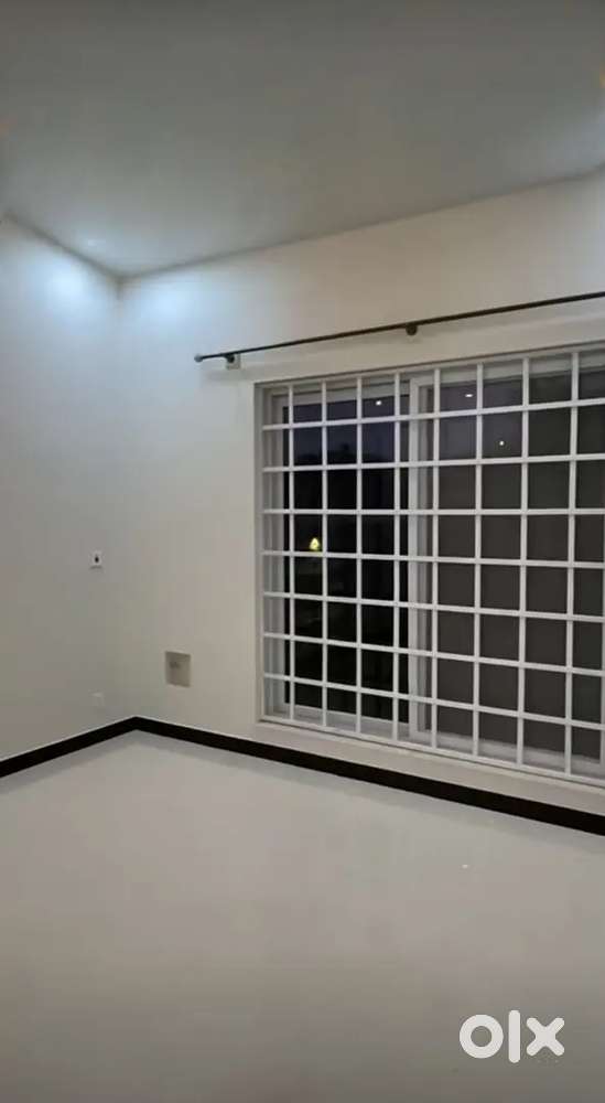 Location on road room available 300 miter relway station sarkari hospi