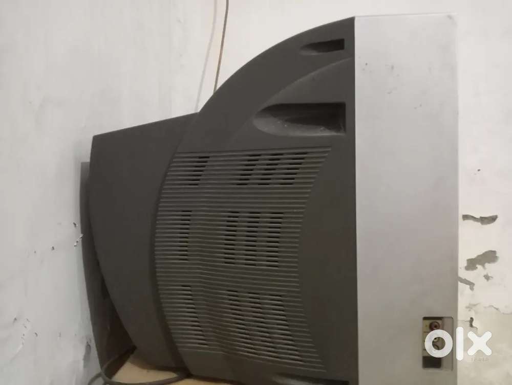 Samsung CRT TV (not working) good for parts and scrap