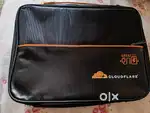 3 Mobile accessories pouch