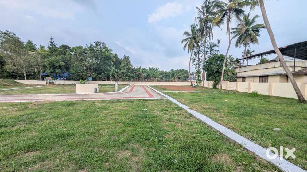 Near Chalakudy town premium house plots, negotiable, 3 L DP Free Reg.