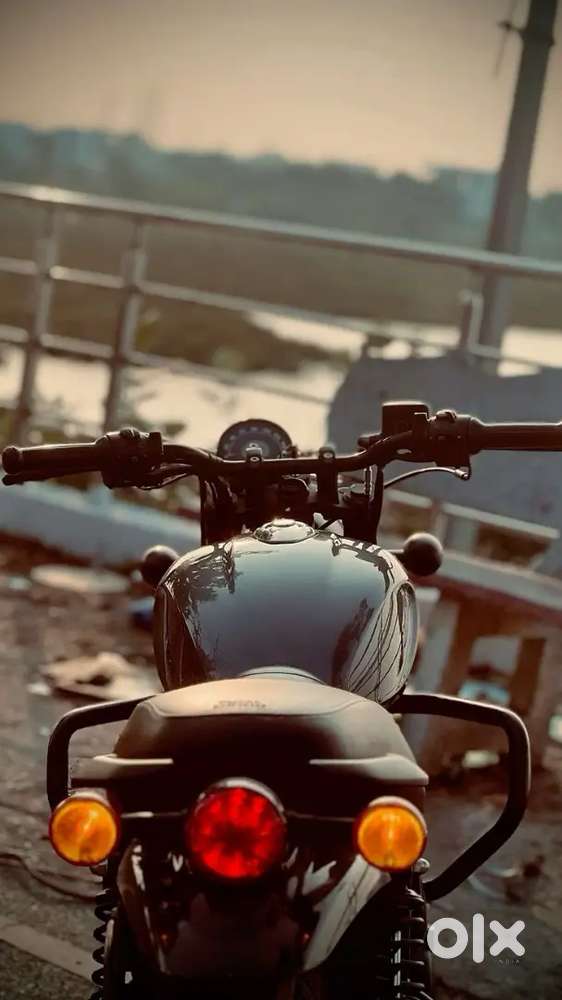 2 Month Old Royal Enfield hunter350 Dapper Grey