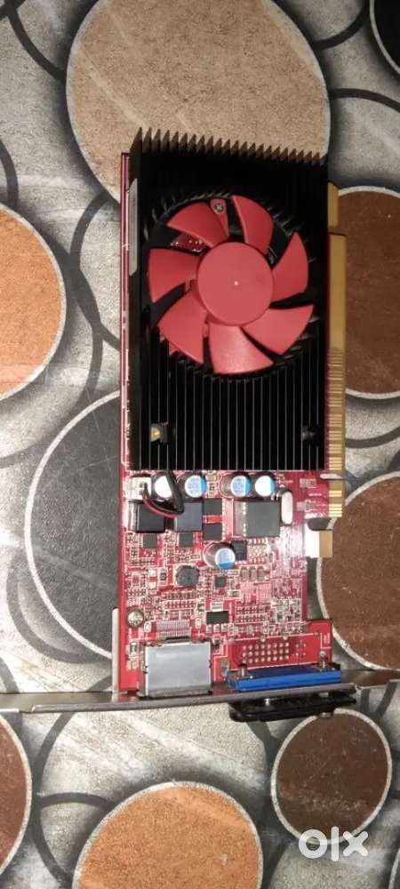 HP AMD Radeon R7 430 graphics card.