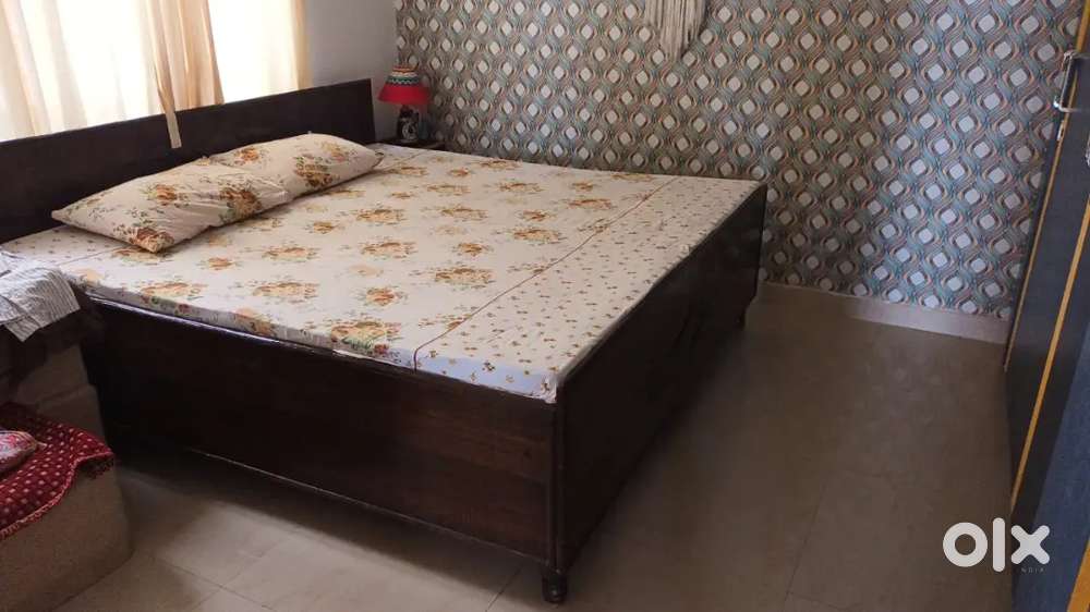 King cot, mattress with storage, Queen cot,mattress & Diwan Negotiable