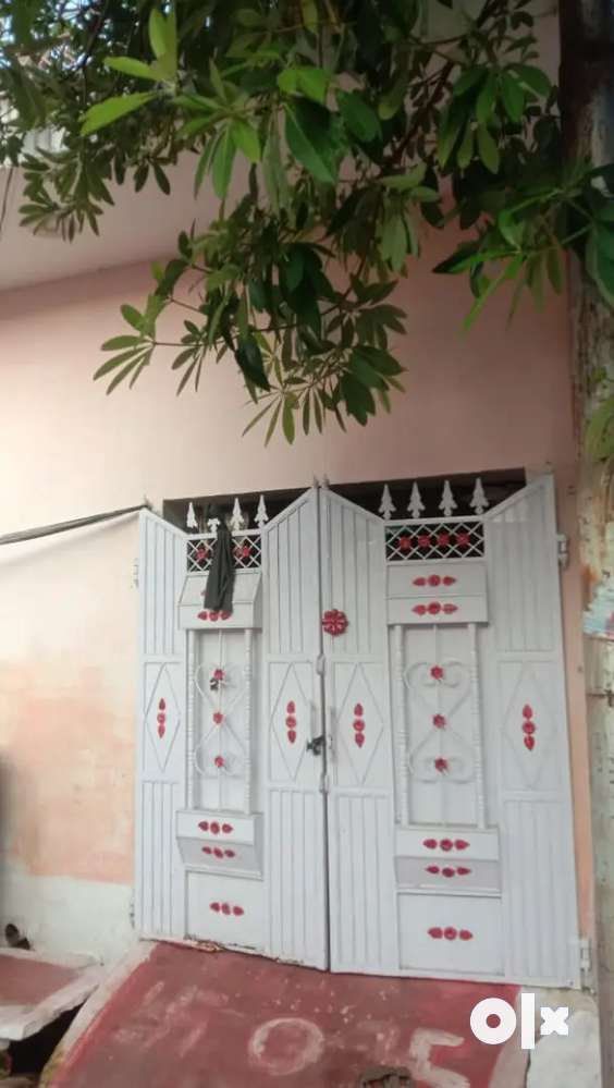A duplex house available at masiha ganj kalsi ka bagicha