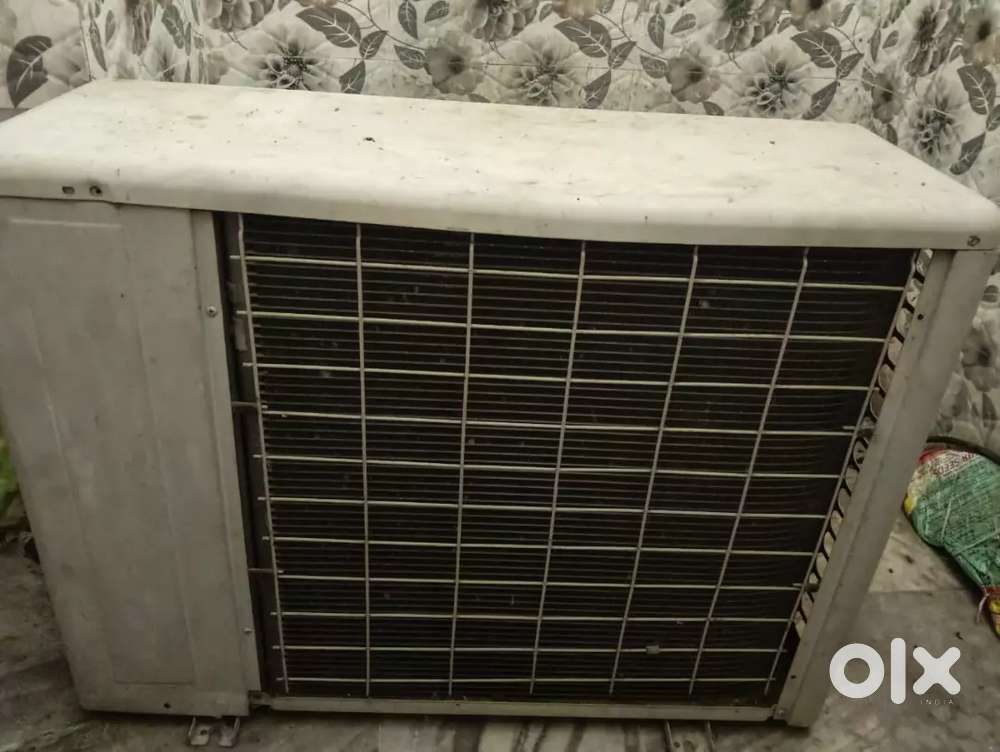 LG AC of 2.5 ton