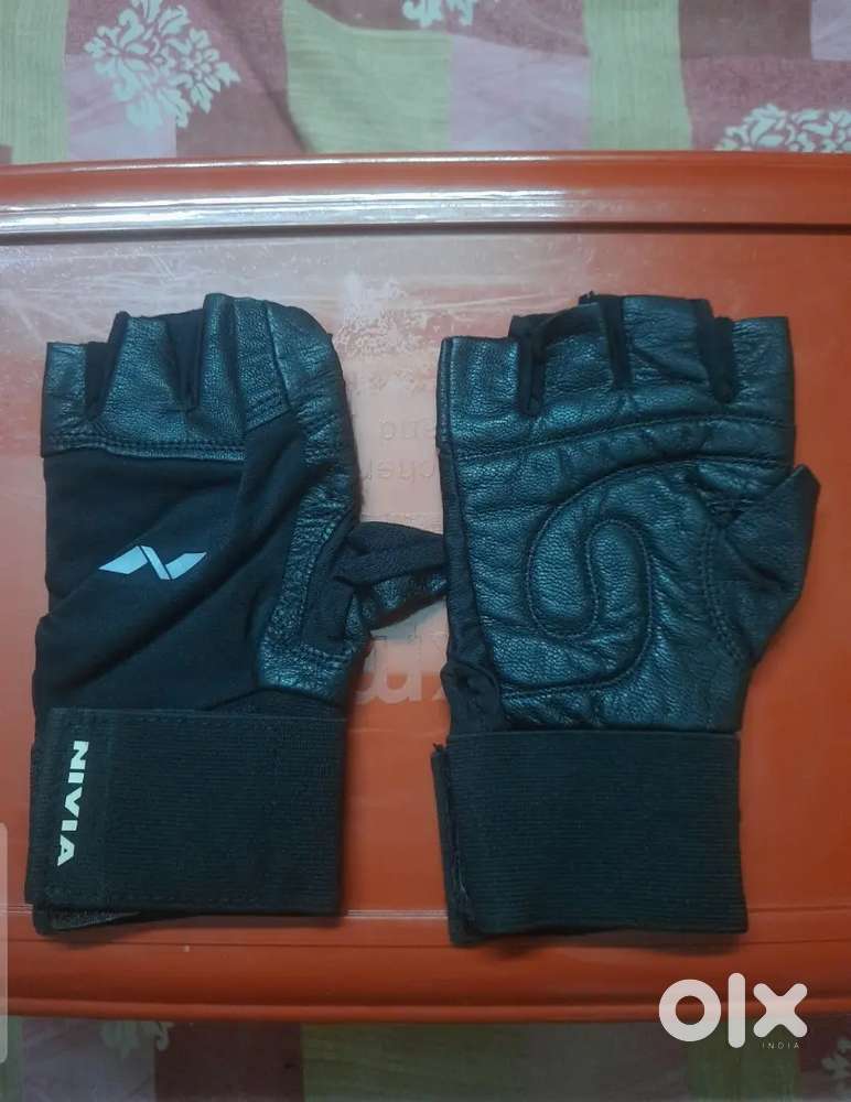 Nivia gym gloves