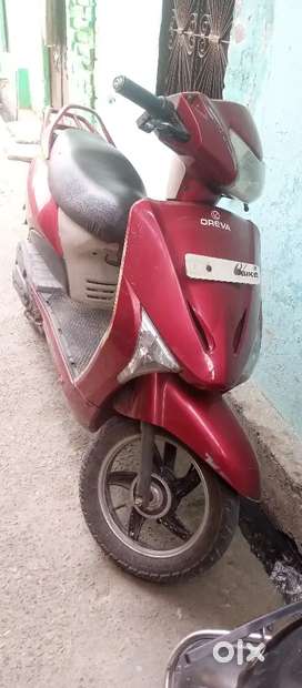 Electric scooter good condition 30 km chalti hai good condition