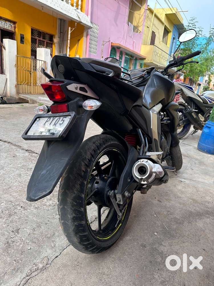 Yamaha FZ 16 V2 black