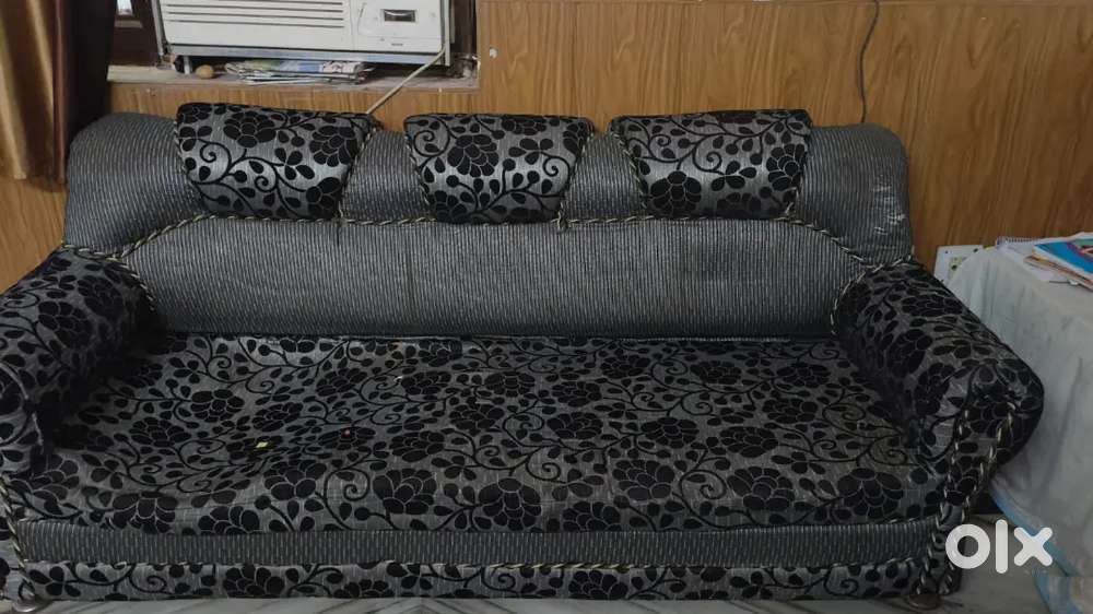 5 seater sofa set with 2 types of cover ready for use office home