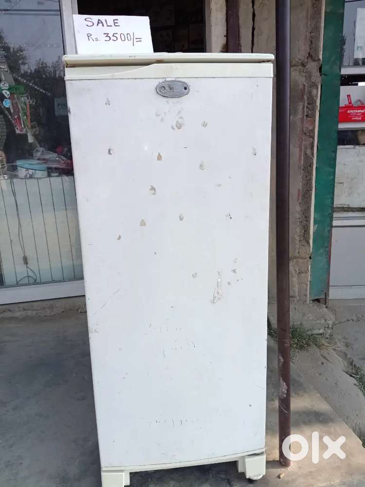 Whirlpool fridge 220 litres