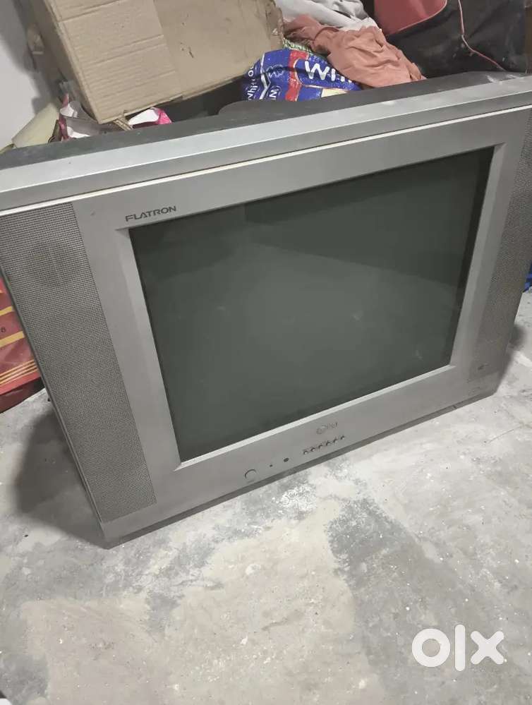 LG Flatron CRT TV in Good Condition - Working Perfectly