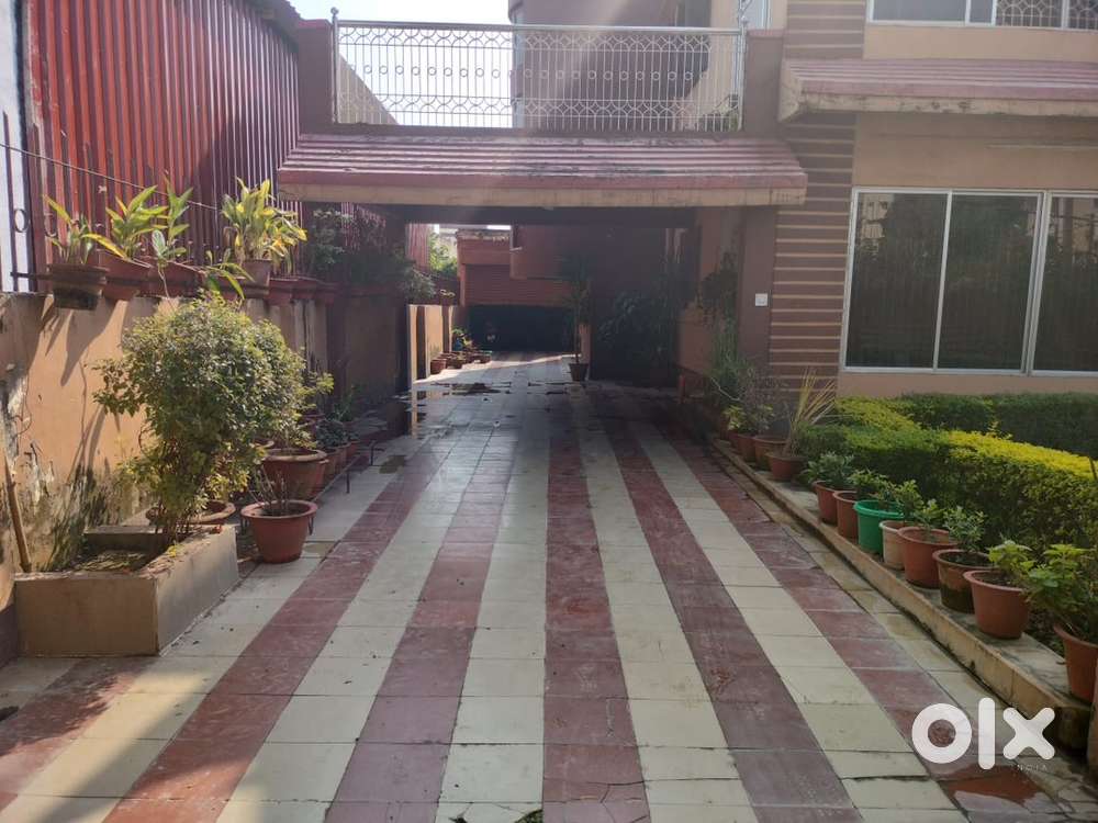 Double storey house with servent