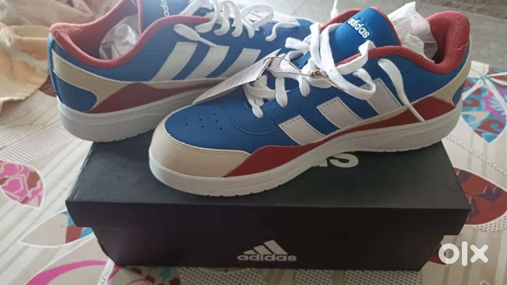New Shoe just box open kra hai