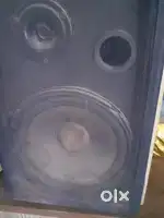 Audio set with amplifier and speakers