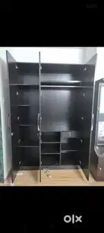 3 door wardrobe