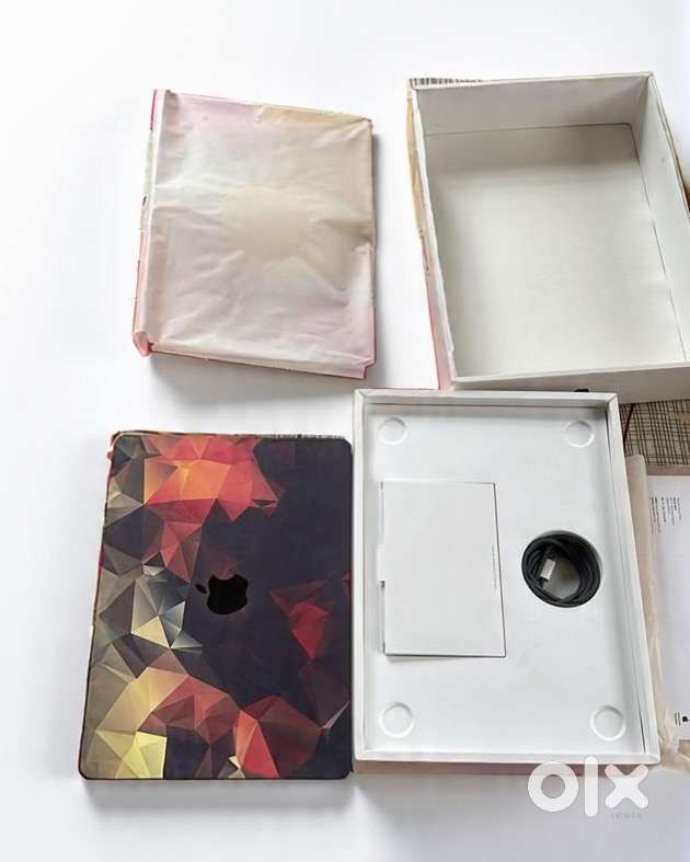 Macbook Air M2 (14 inch, 8GB RAM, 256GB SSD)