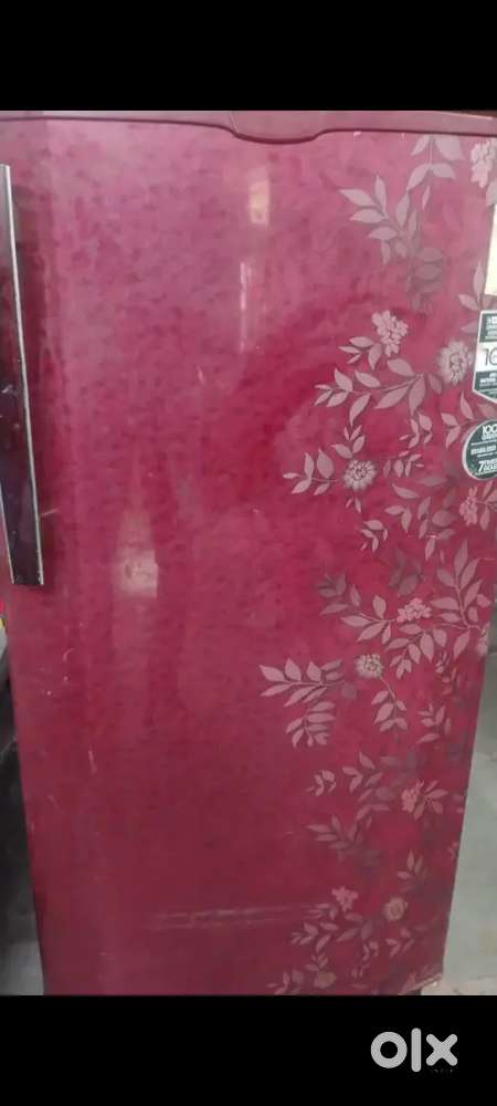 New condition fridge available on sale