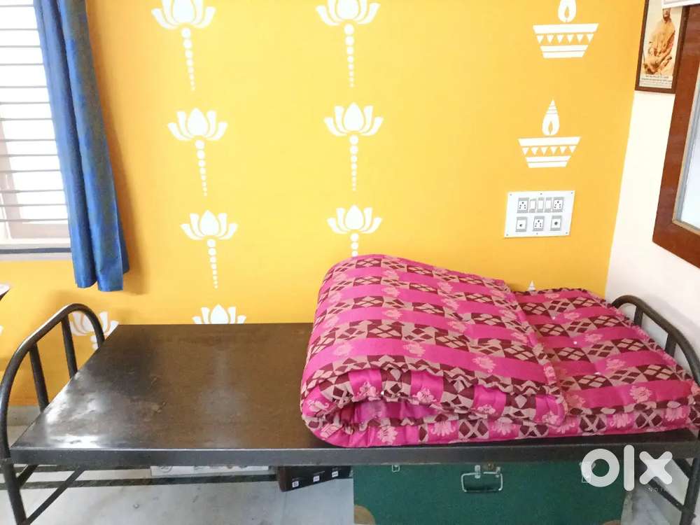 Iron single cot with bed for sale