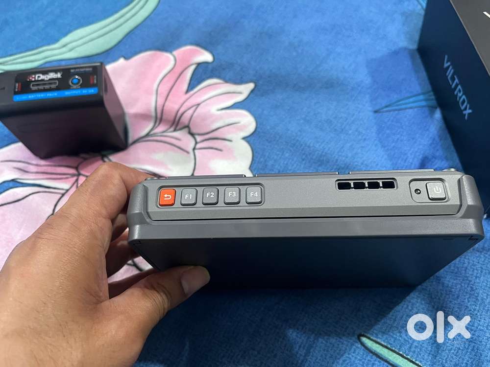 Brand new Viltrox DC-X3 Professional monitor for DSLR with battery.