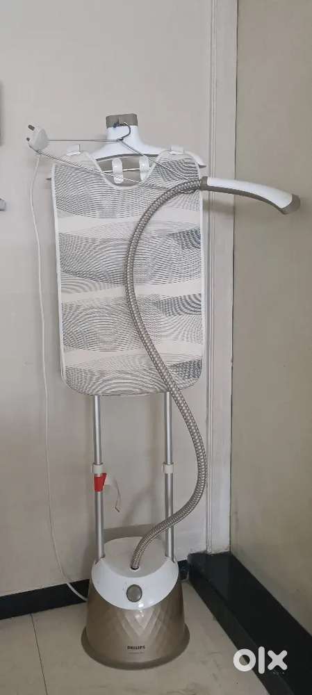 Philips steam iron with stand