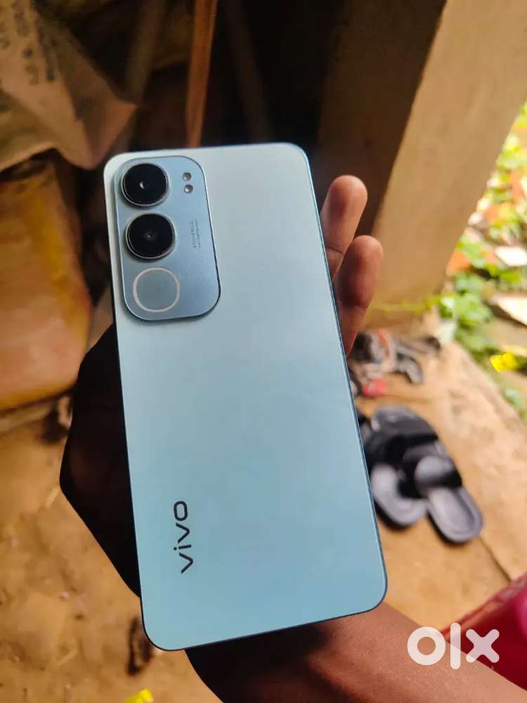 Vivo v29 6/128 8 manth old