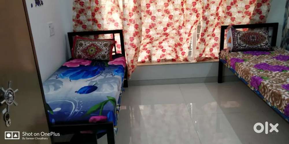 Male pg double three sharing andheri west near railway station 2 min
