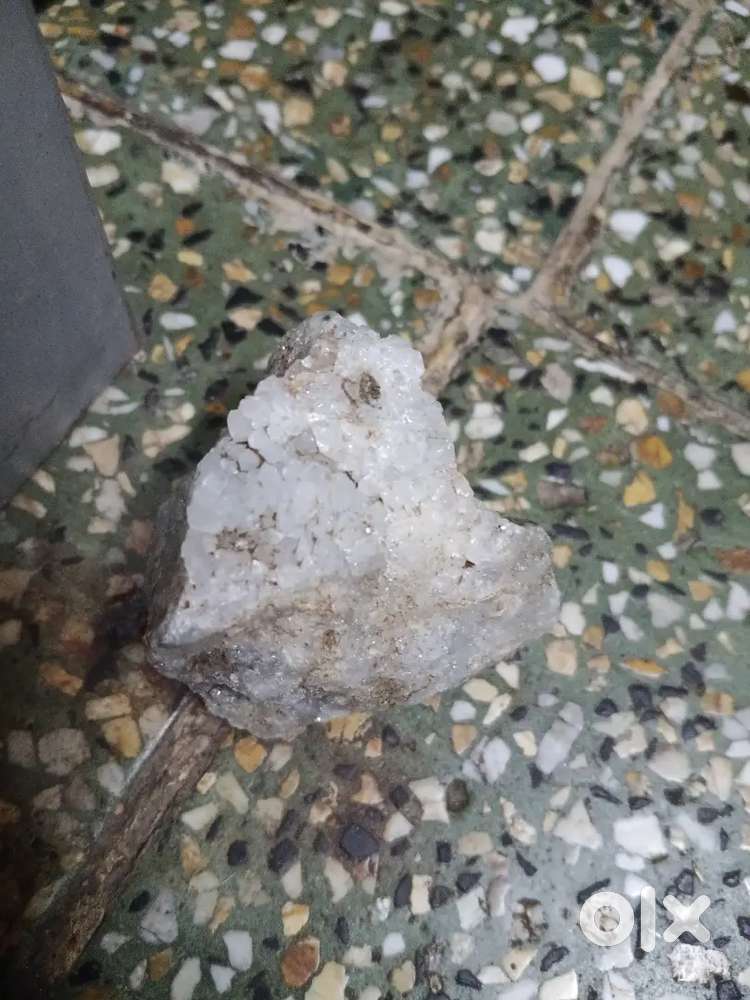 Natural White Crystal Stone – Decorative & Collection Item