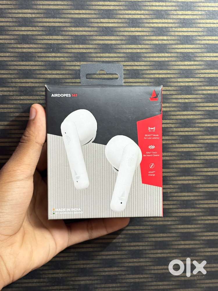 Boat airdopes 141 headset