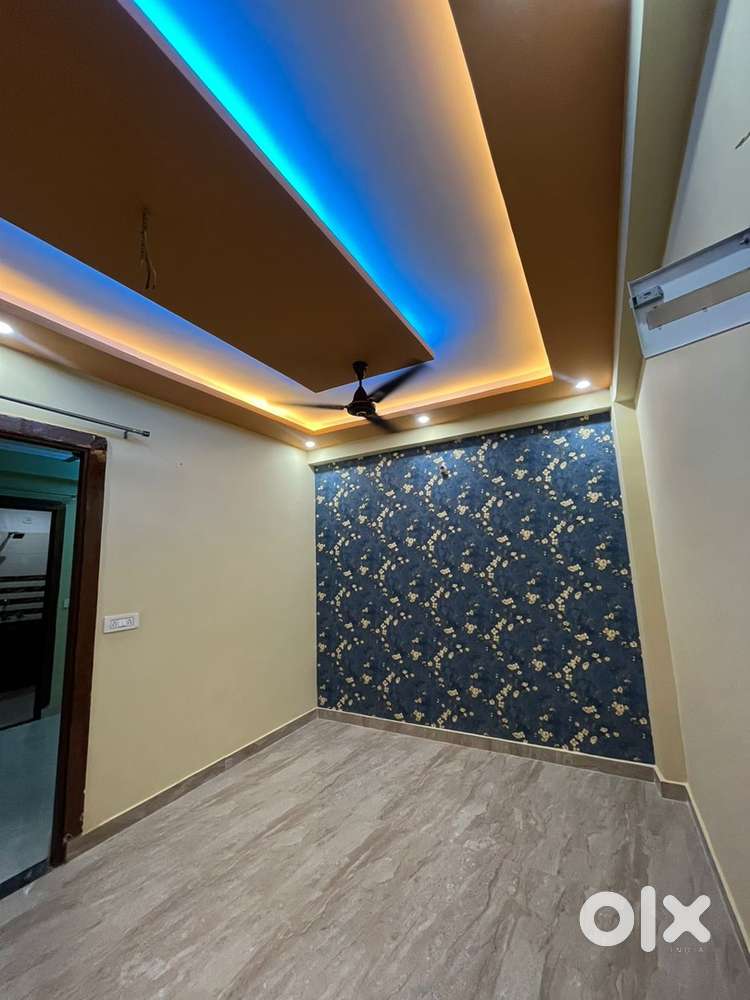 2 BHK FLAT ROAD SIDE