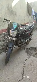 Ek jaga per khadi hai