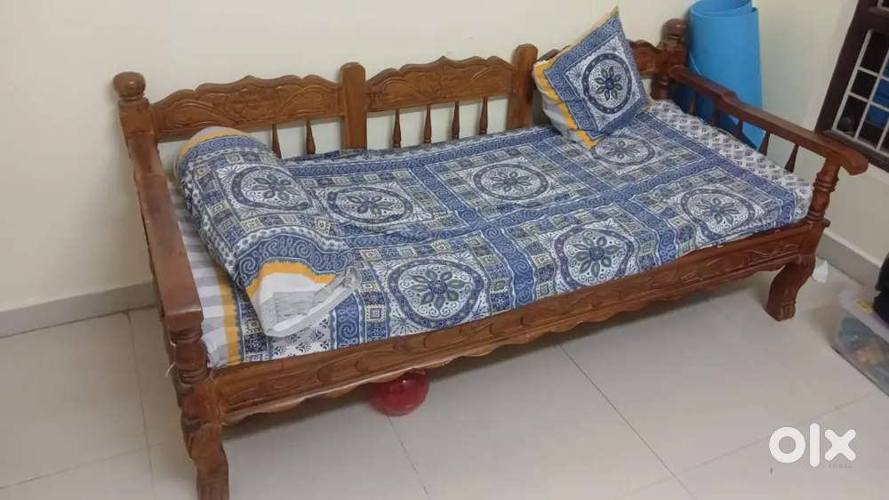 7 year old teak wood diwan cot with matress