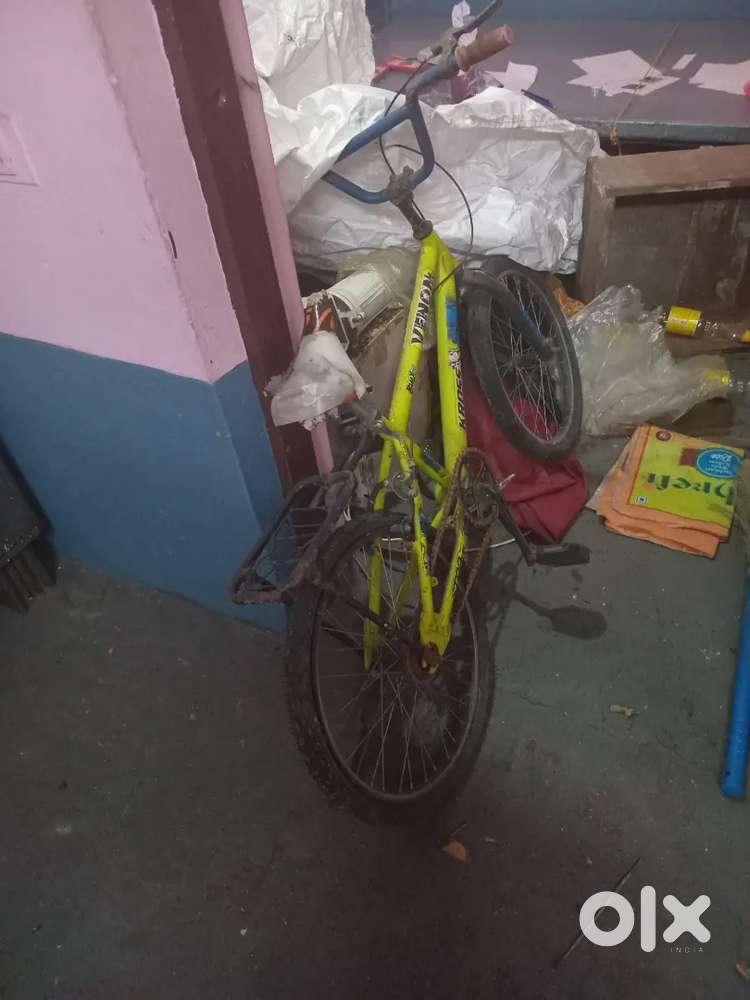 Bicycle for sale Age 7 to 14 years